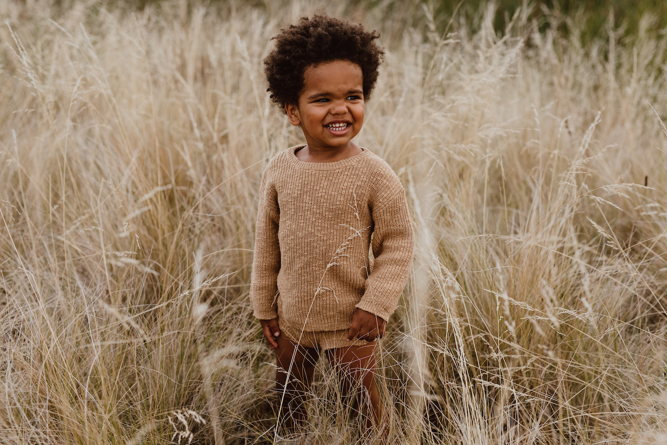 BRUINE GEBREIDE SWEATER | PRACHTIG GEBREIDE TRUI | KINDERKLEDING