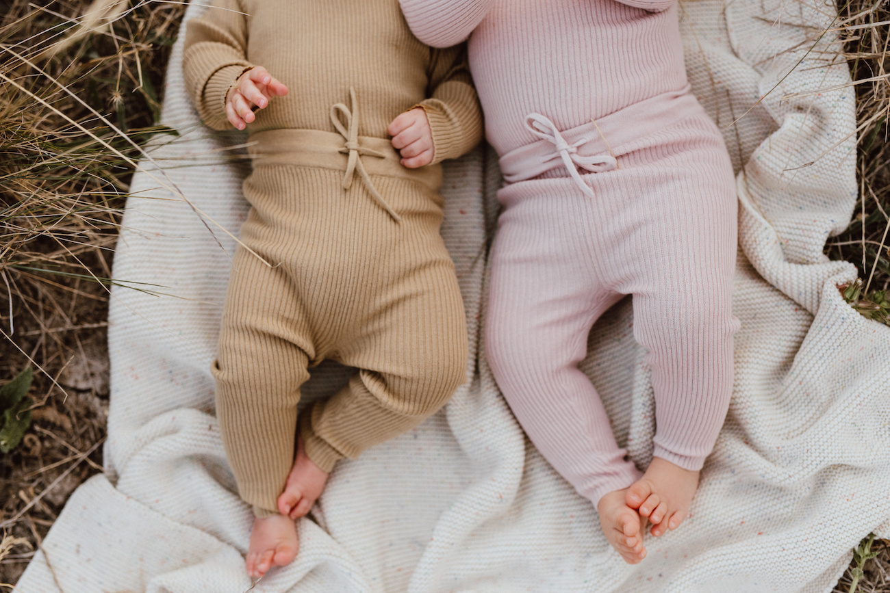 FIJN GEBREIDE LEGGING | PRACHTIG BABY BROEKJE VAN RIB KATOEN