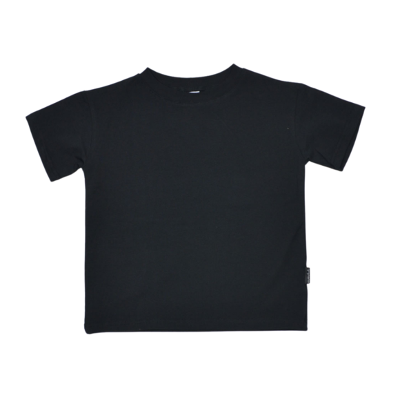 OVERSIZED BLACK T-SHIRT