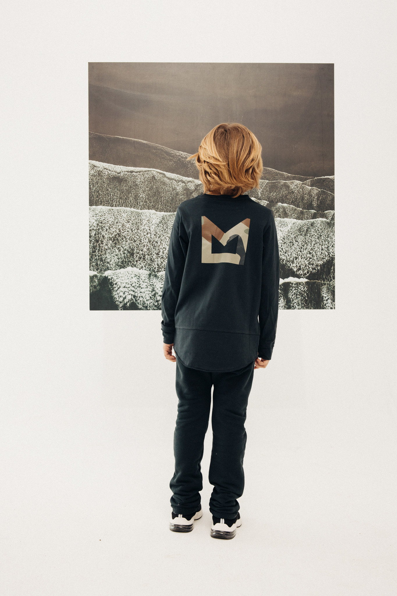 Minikid STREETWEAR VOOR KINDEREN | ZWARTE LONGSLEEVE | CAMOUFLAGE PRINT