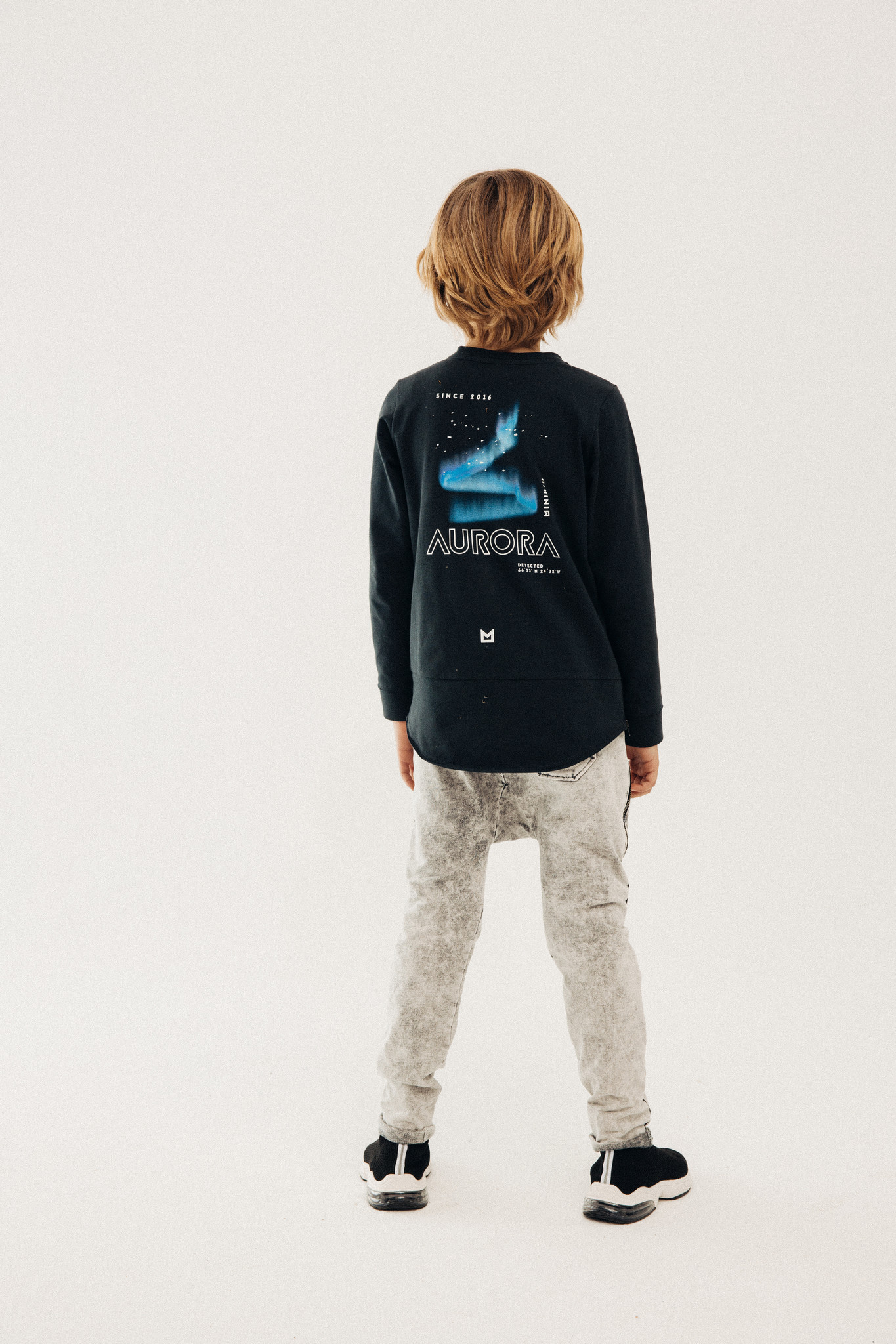 Minikid STREETWEAR VOOR KINDEREN | ZEER DONKERGRIJZE LONGSLEEVE | MINIKID