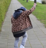 STOER BOMBERVESTJE VOOR KINDEREN | LANG VEST IN LUIPAARD PRINT | MINIKID