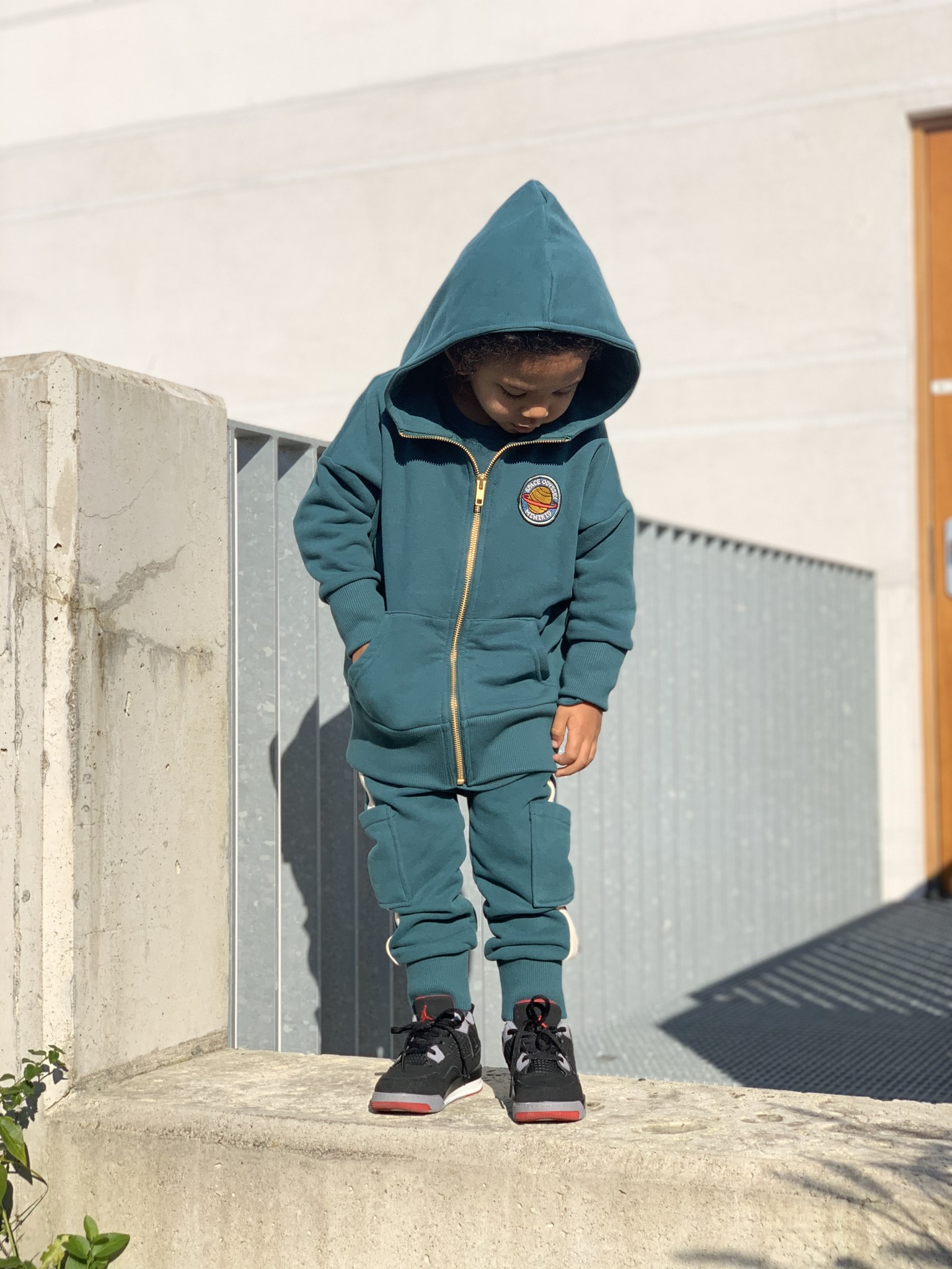 LANG VEST MET RITS | DONKER GROEN VEST VOOR JONGENS | STOERE KINDERKLEDING