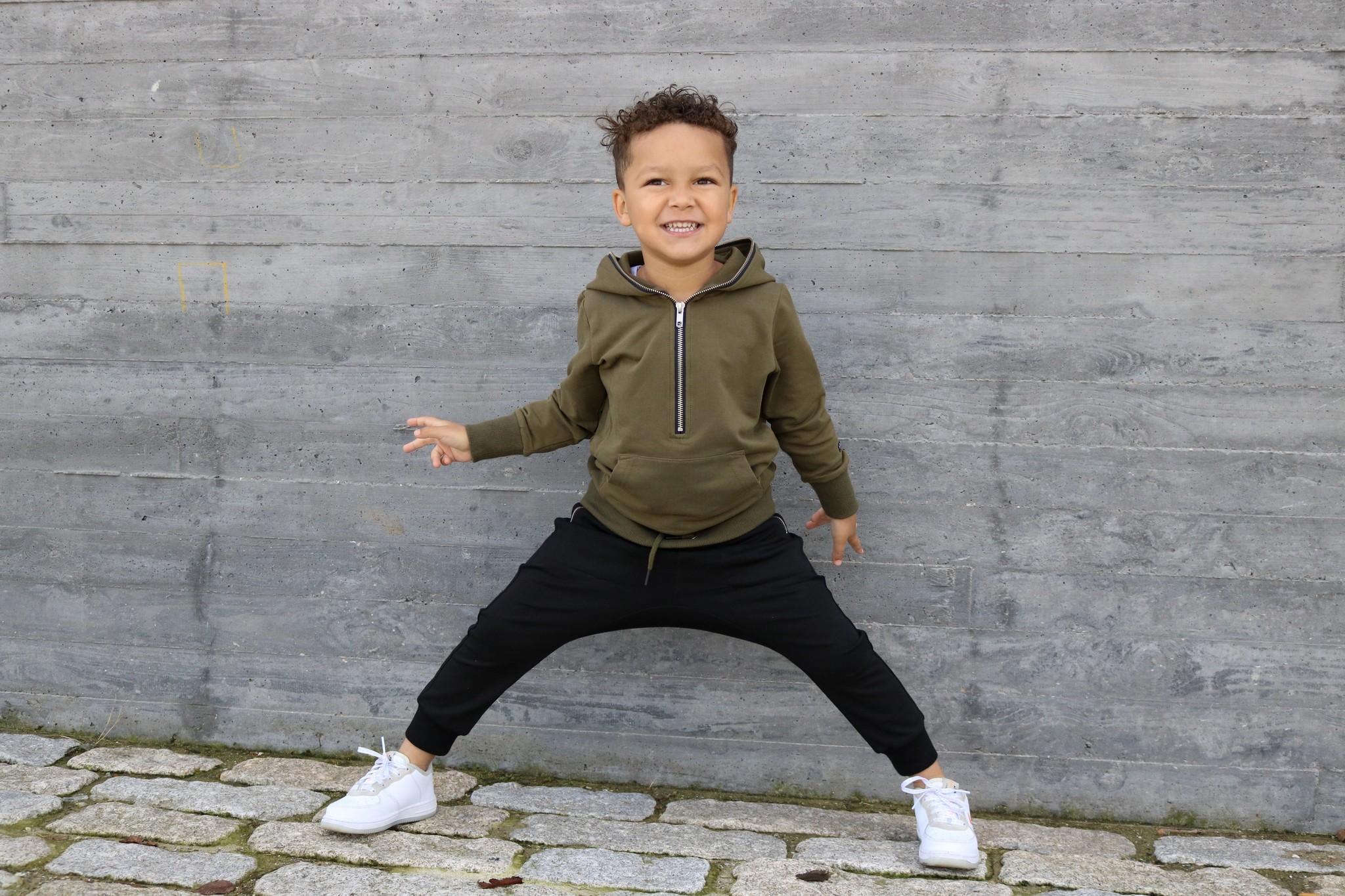 BLACK JOGGER | JOGGING TROUSERS FOR CHILDREN | BOYS CLOTHING