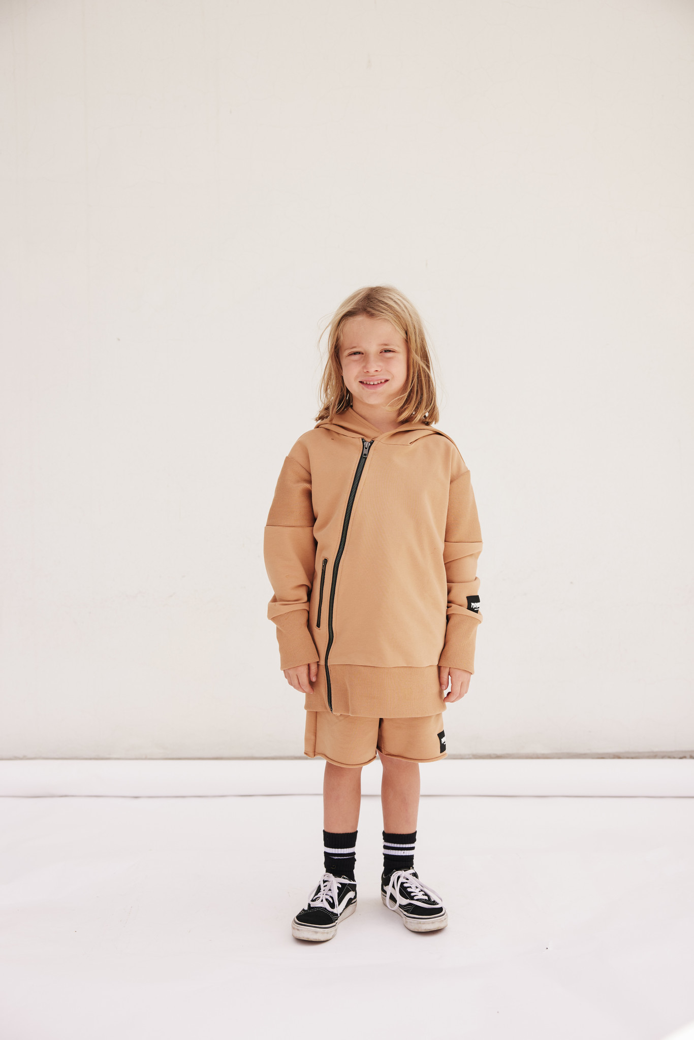 BRUINE HOODIE VOOR KINDEREN | STOER VEST MET CAPUCHON | MINIKID
