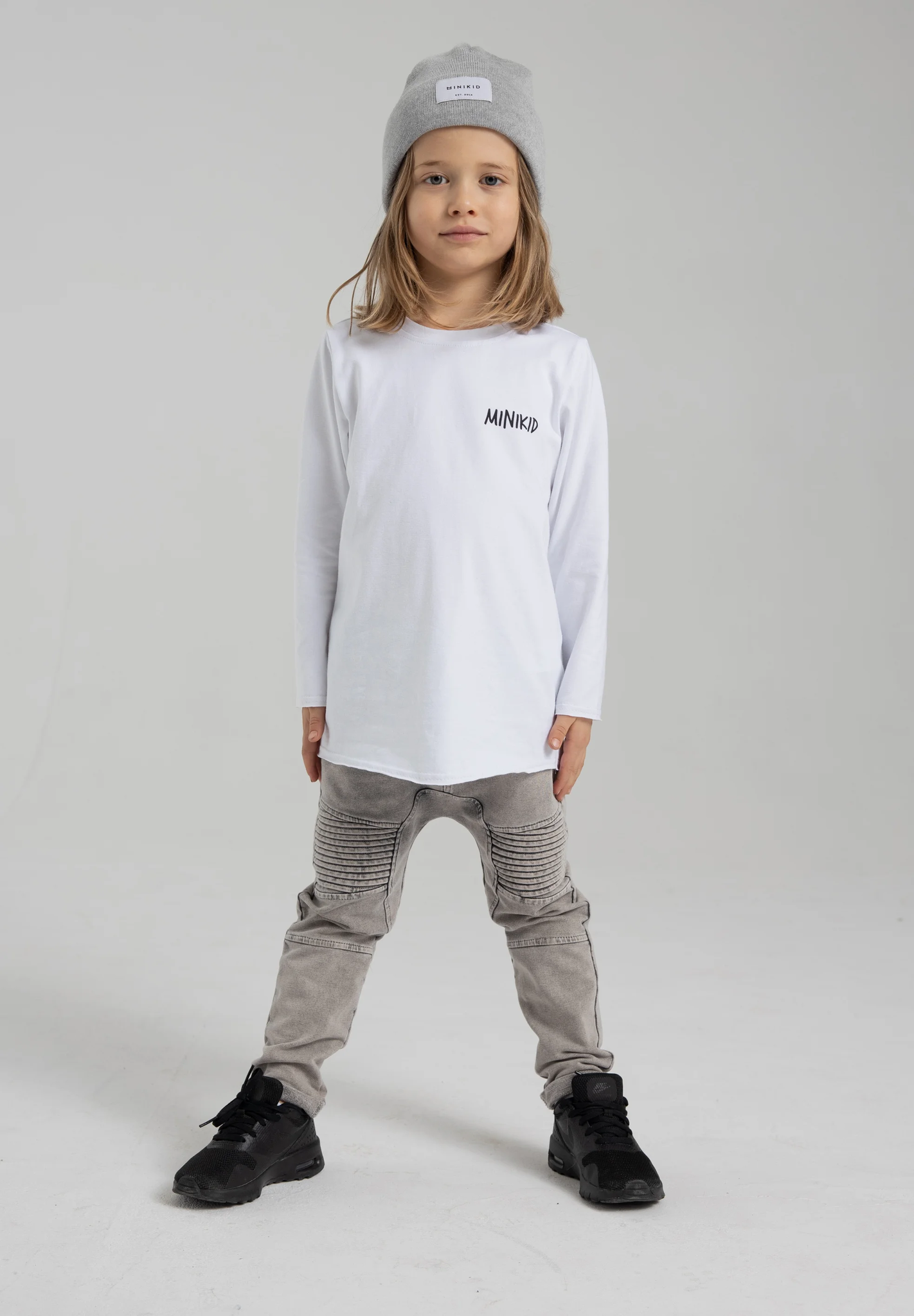 GRIJZE JEANS  | STOERE JOGGER MET WASHING | KINDERKLEDING ONLINE