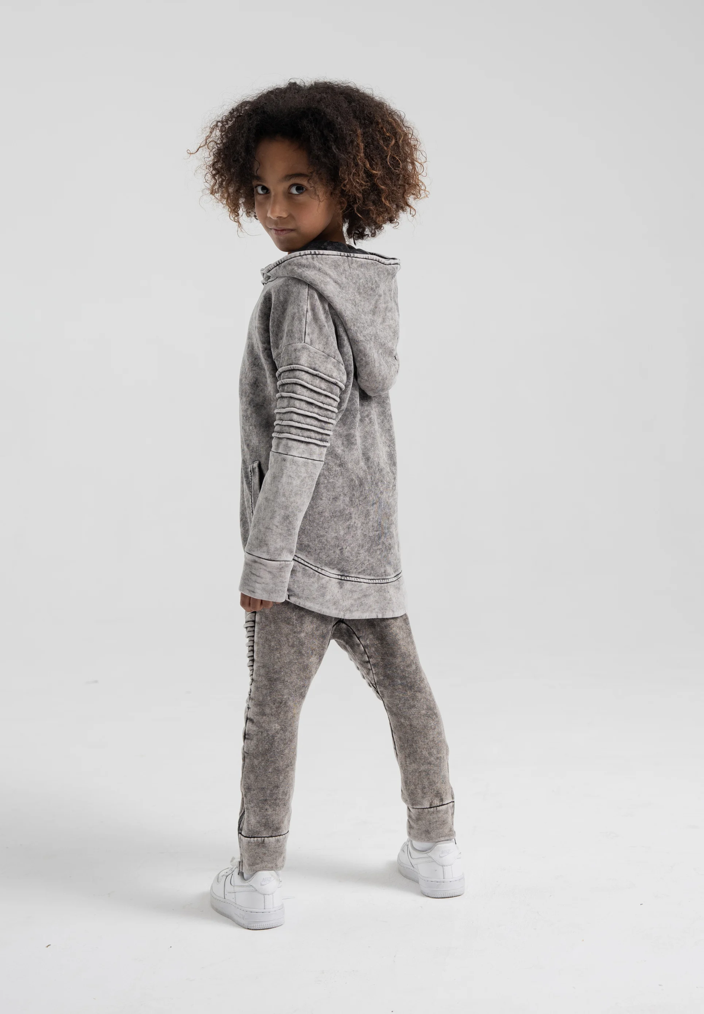 GRIJZE HOODIE VOOR KINDEREN | STOER VEST MET CAPUCHON | MINIKID
