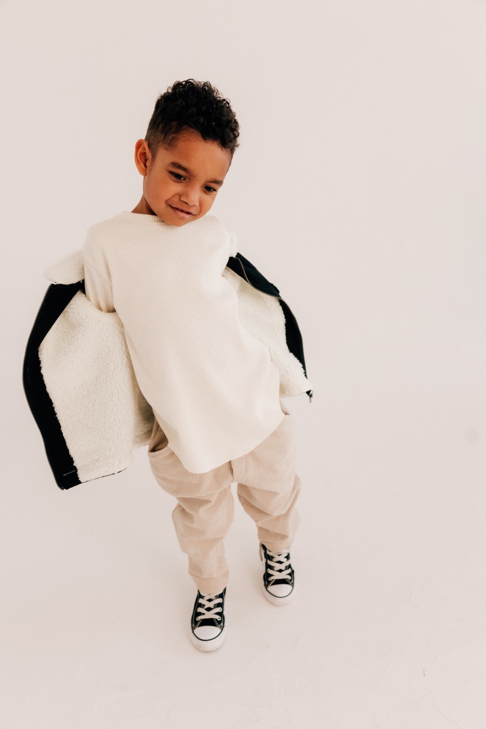 STREETWEAR VOOR KINDEREN | CREME WITTE LONGSLEEVE | MINIKID KINDERKLEDING