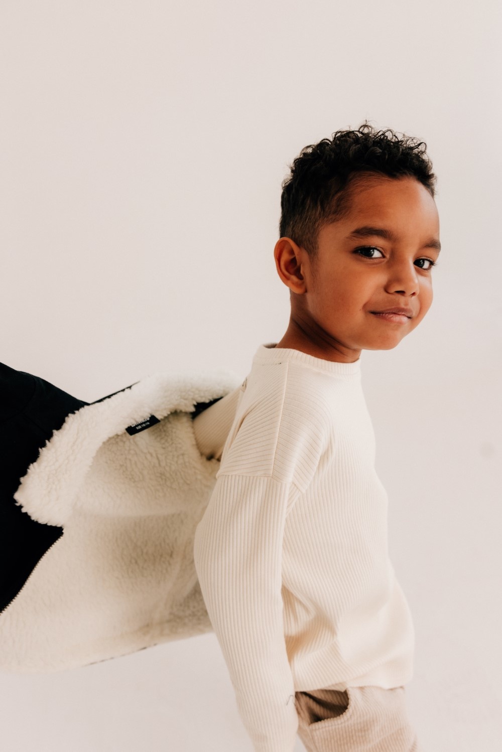 STREETWEAR VOOR KINDEREN | CREME WITTE LONGSLEEVE | MINIKID KINDERKLEDING