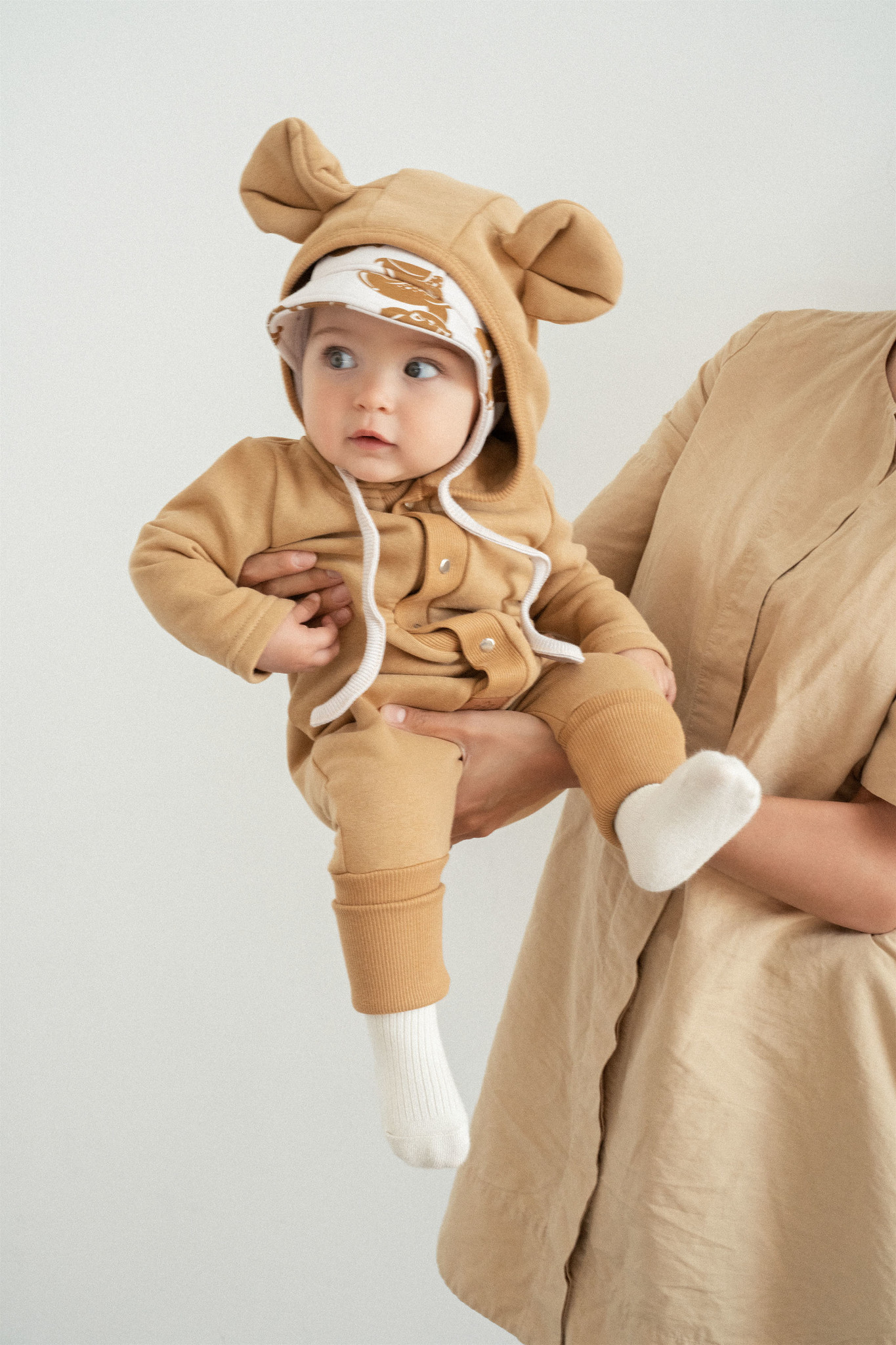 BABYKLEDING MET OORTJES | JUMPSUIT MET CAPUCHON | WARM BABYPAKJE