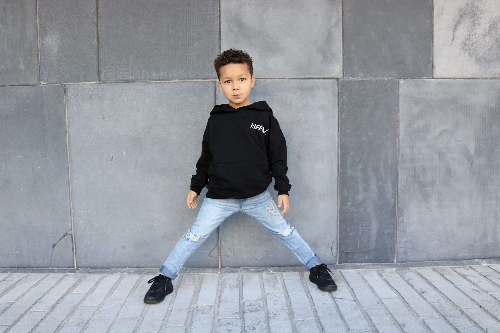 Kiddow BLACK OVERSIZED HOODIE | COOL SWEATER FOR CHILDREN WITH HOOD