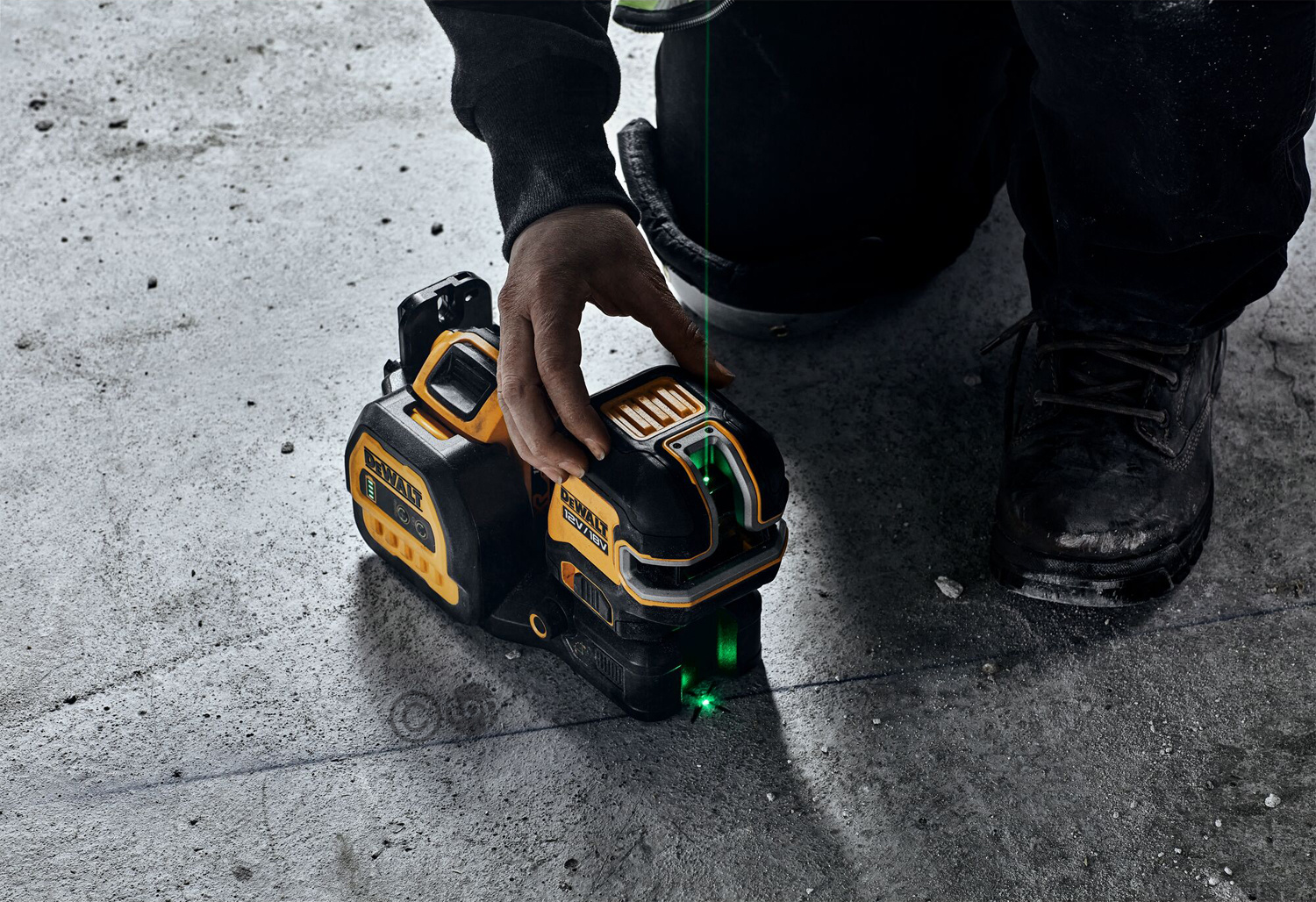 DCE825D1G18 5-Punts- Lijnlaser Groen 18V