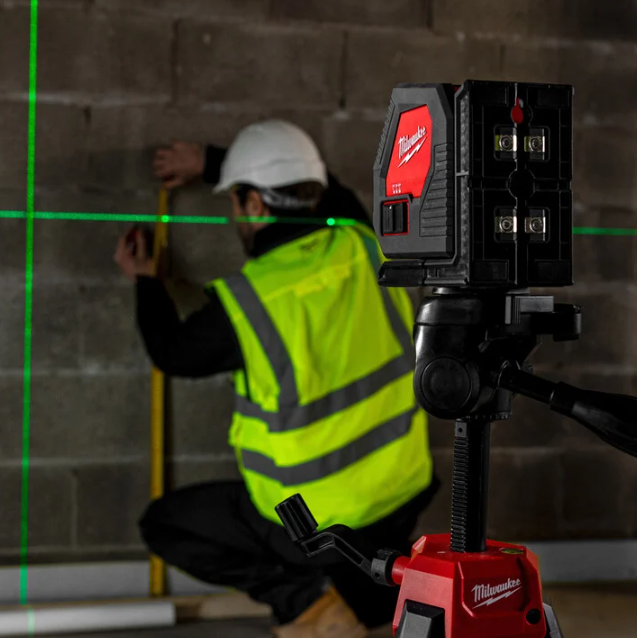 Hoe zet u een haakse hoek uit met een lijnlaser