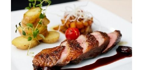 Koken met thee: Eendenborst met drop, wortel, hazelnoot en Lapsang Souchong