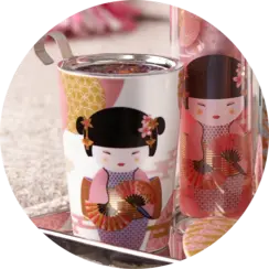 Tea eve 'Little Geisha Rose' met theezeef