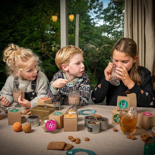 Van Bruggen Thee Chocobommen & Thee Adventskalender