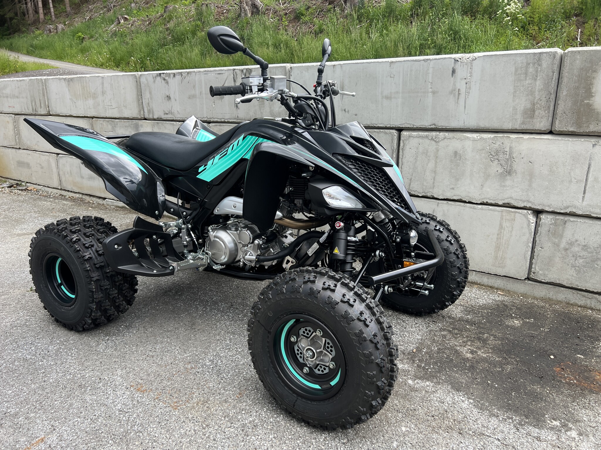 Yamaha Sportquad YFM700R SE schwarz Euro5 inkl. Strassenzulassung
