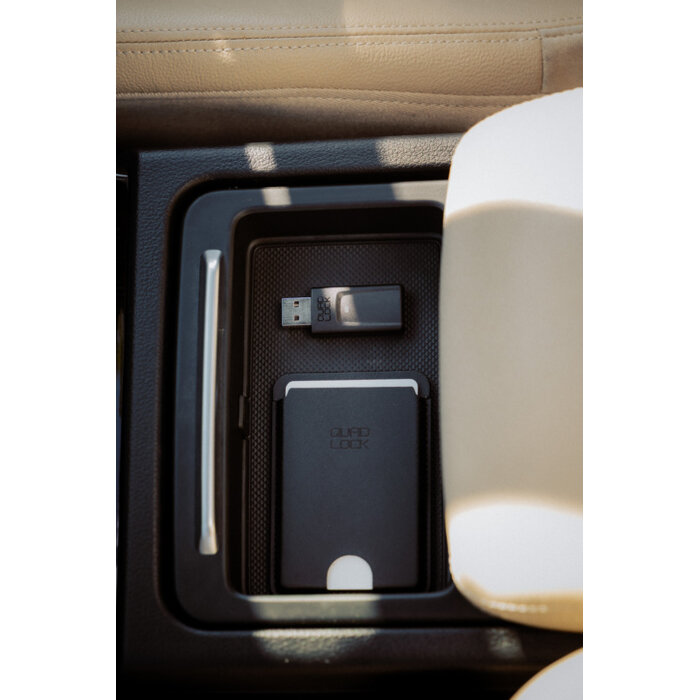 Quad Lock Auto - Kabelloser CarPlay / Android Auto Adapter