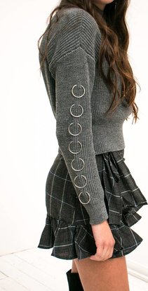 Grey knit with rings