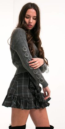 Grey knit with rings