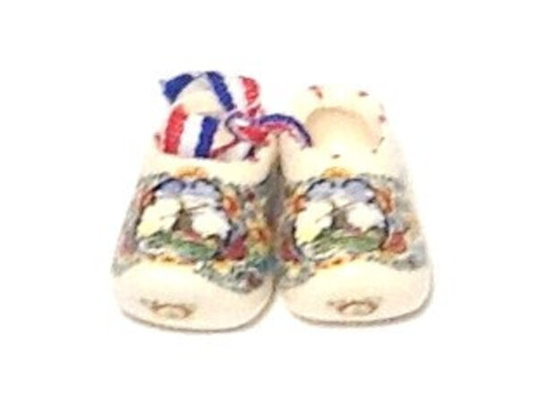 Paar farbige Souvenirclogs