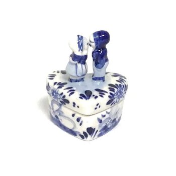 hartvormig doosje delft blauw kussend paartje