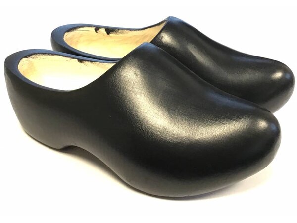 Schwarze Holzschuhe