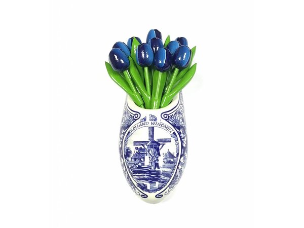 Blaue Holztulpen und ein Delfter blauer Clog