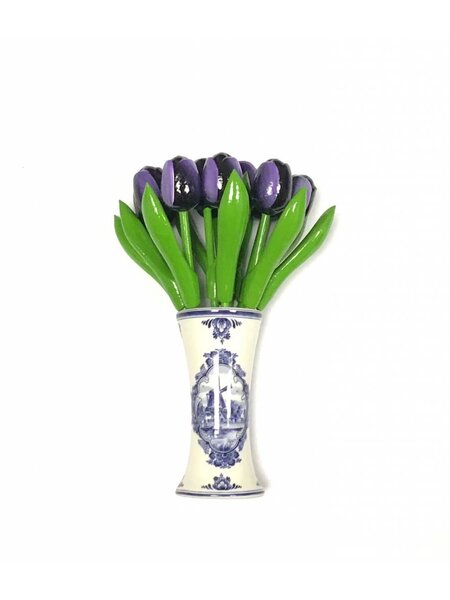 Kleine Hölzerne Tulpen dunkelviolett in einer Delfter blauen Vase