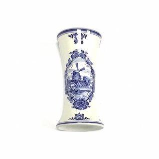 wooden tulips in white-pink in a Delft blue vase