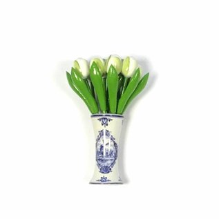 kleine Tulpen aus Holz in weiß in einem blauen Vase Delft