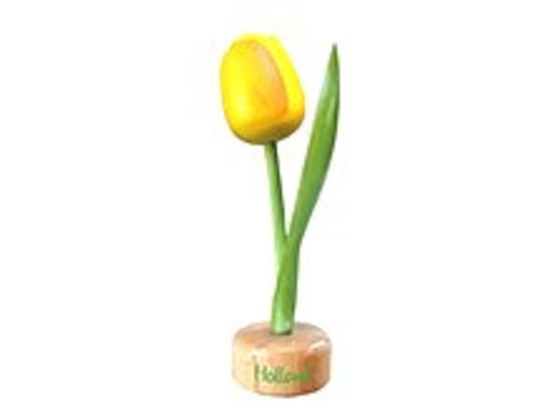 houten tulp op een voet in de kleur geel houten tulp op een voet in de kleur geel