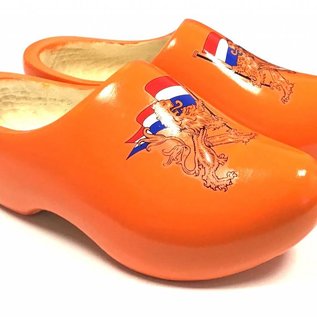 Orange Holzschuhe mit Löwen