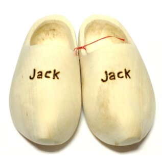 Holzschuhe mit Gravur