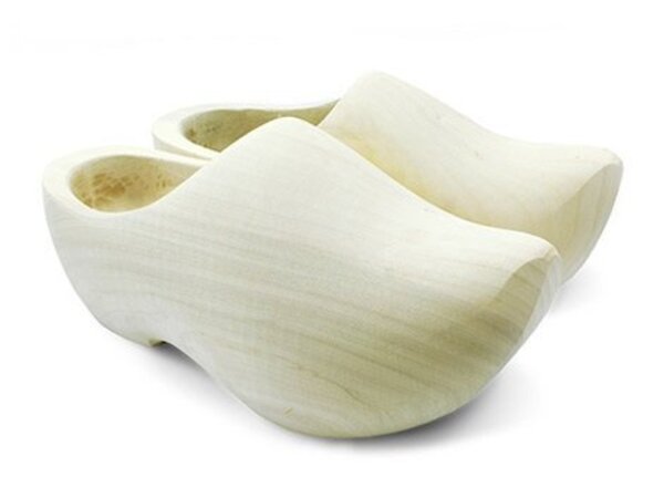 Geburt Holzschuhe mit Gravur und spitze Nase