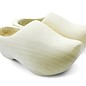 Birth wooden shoes with engraving and pointed nose