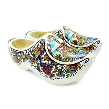 Wooden shoes poly windmill