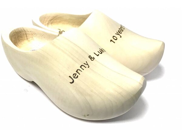 Nijhuis klompenfabriek Pointed wooden shoes with engraving