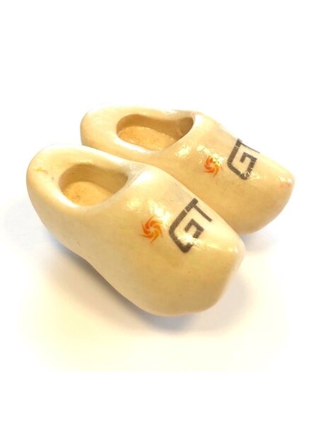 Clog with logo on a magnet
