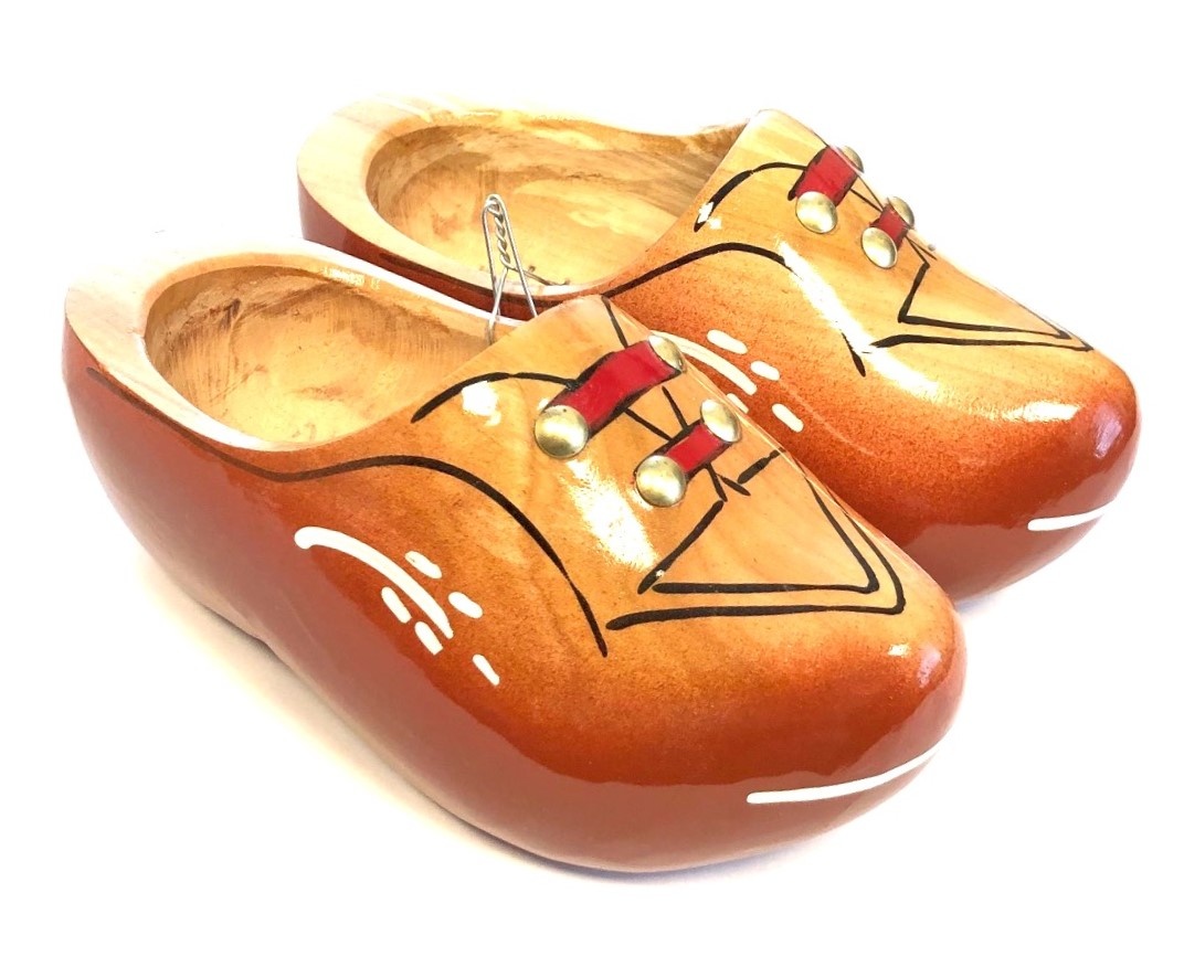 Wooden shoes Blog - New luxury children 