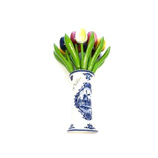 kleine hölzerne Tulpen in einer blauen Delfter Vase mit Logo
