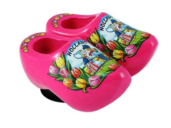 clogs with a magnet pink
