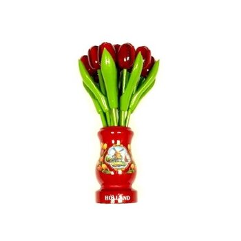 Rode houten tulpen in een rode houten vaas Rode houten tulpen in een rode houten vaas