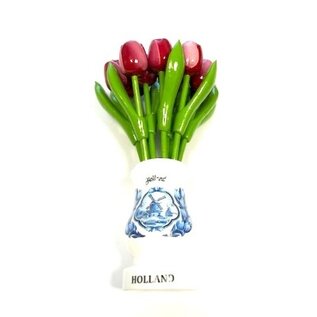 Rot-weiße Tulpen aus Holz in einer weißen Holzvase