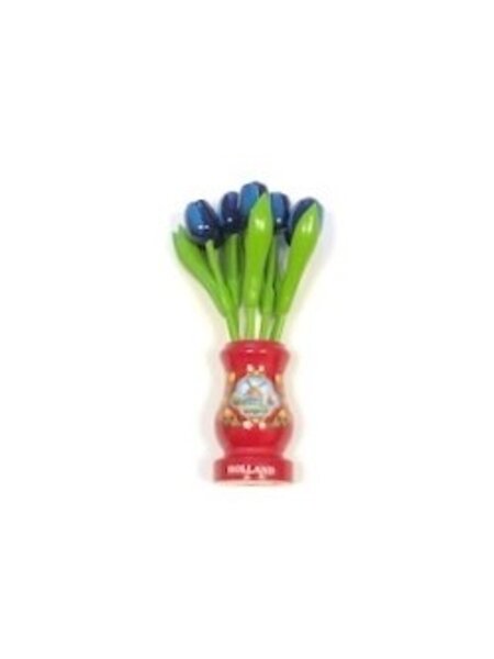 Blauwe houten tulpen in een rode houten vaas