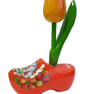 GelbeTulpen aus Holz auf einem Orange Andenken Clog