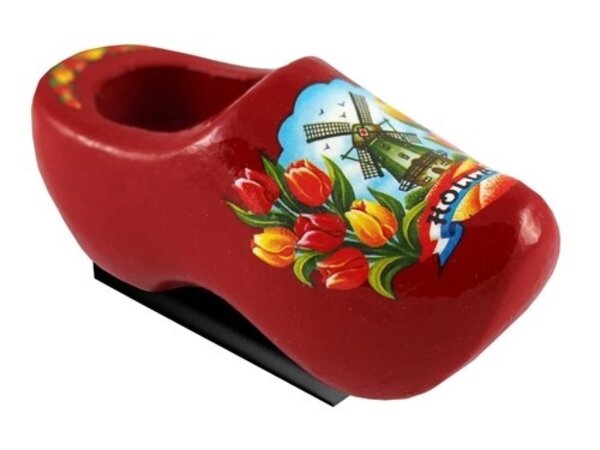 Red magnet clog