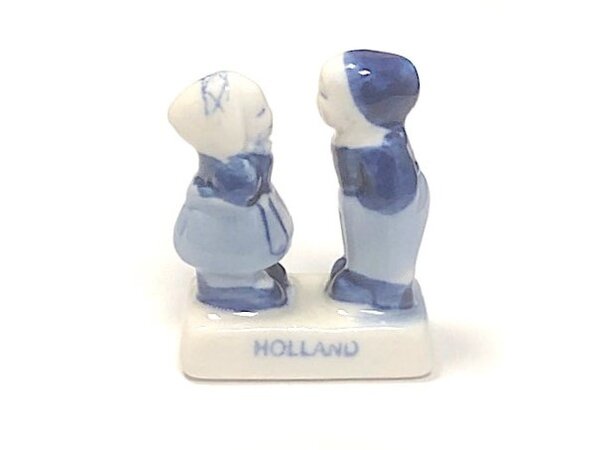 kissing couple delfts blue   4,5cm