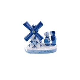 Delft blue windmill with kissing couple