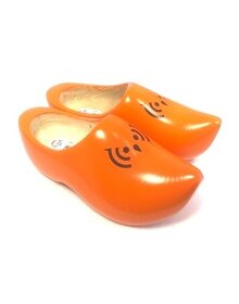 pointed wooden shoes with logo